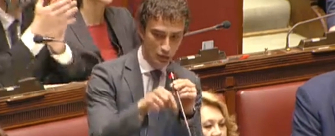 Copertina di Referendum, il deputato di Forza Italia cita Lenin e accusa il M5s: “Voi come i comunisti”