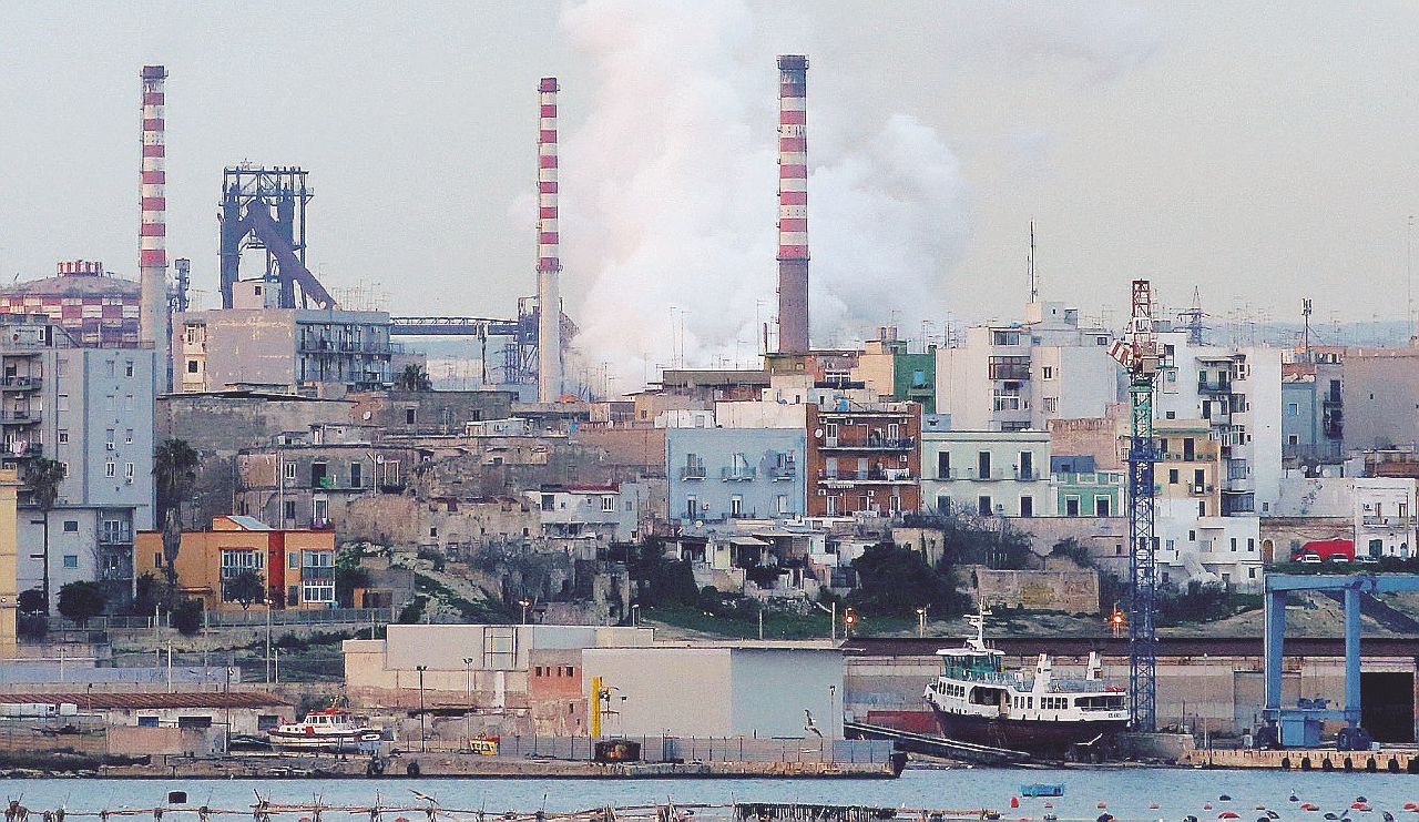 Copertina di La Corte europea stronca i 5 governi dei 12 “Salva-Ilva”