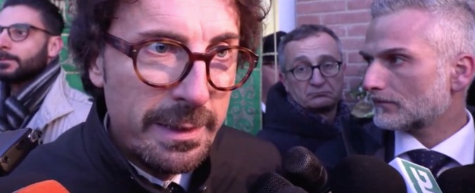 Copertina di Sea Watch, Toninelli: “Non hanno rispettato la legge del mare. Vadano in Francia, oppure ci pensi l’Olanda”