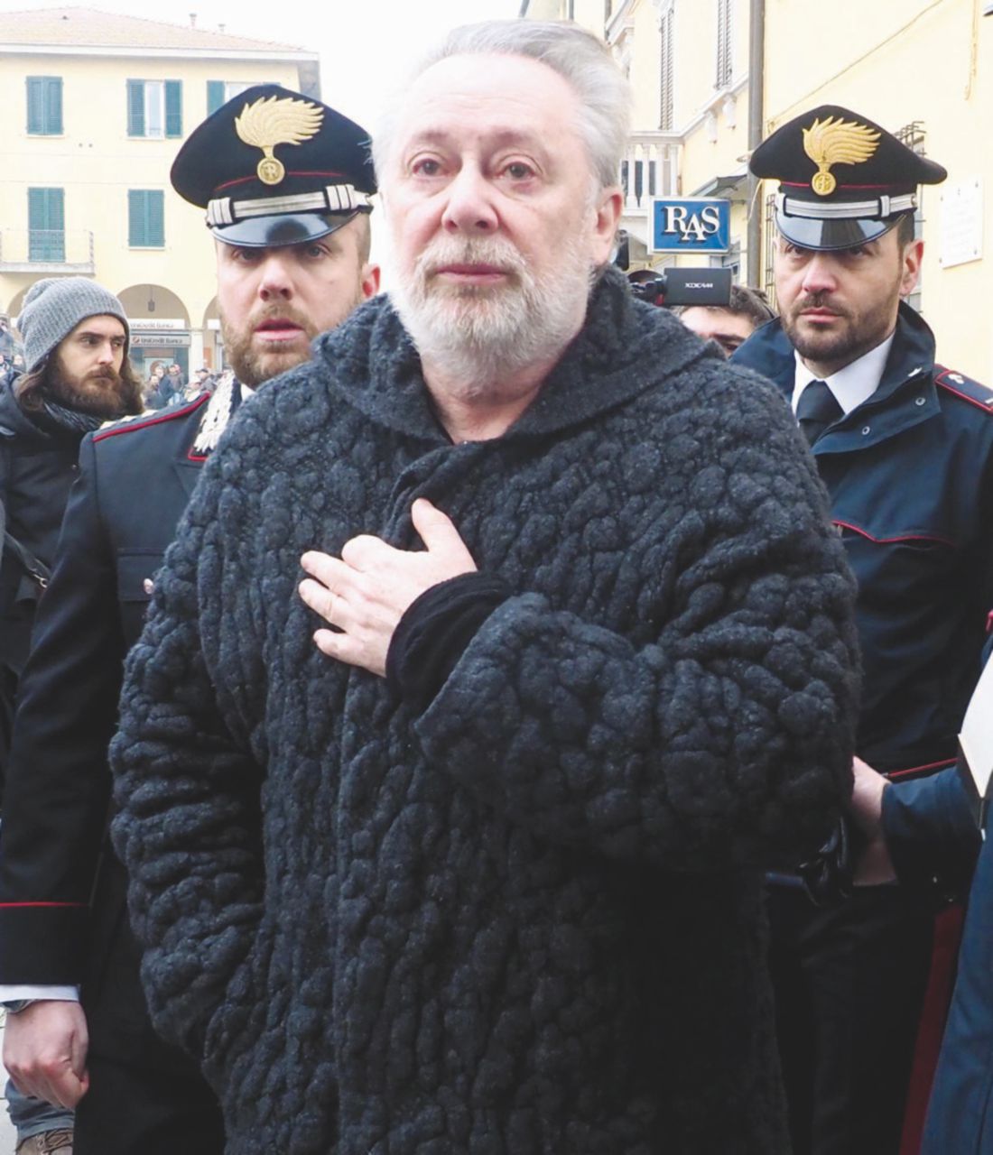 Copertina di Lele Mora, il broker dei boss e gli affari in Montenapoleone