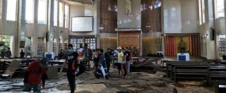 Copertina di Filippine, attacco alla cattedrale di Jolo: due bombe esplodono durante la messa. Almeno 27 morti e 70 feriti