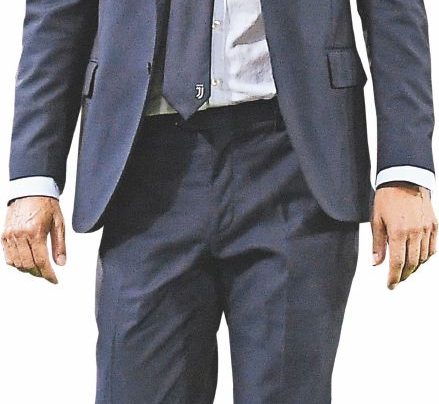 “Dal campo alla panchina: così Allegri è riemerso dalla polvere” “Dal campo alla panchina: così Allegri è riemerso dalla polvere”