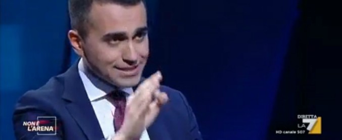 Copertina di Sea Watch, Di Maio: “Lavoriamo al sequestro della nave. 47 migranti? Bandiera olandese, vadano nei Paesi Bassi”