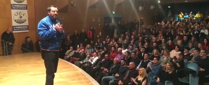 Copertina di Diciotti, Salvini: “Mi vogliono processare perché faccio quello che ho promesso? Sono pronto, io non mollo”