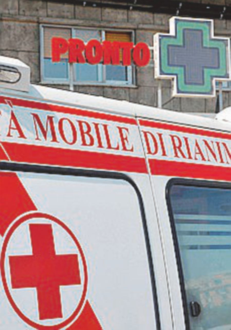 Migrante si getta nel Brenta per salvare aspirante suicida