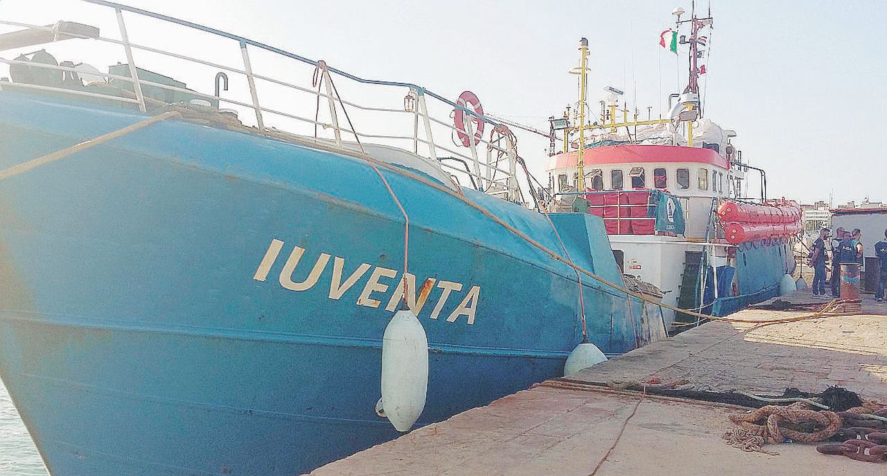 Il curriculum della “talpa” anti-Ong al braccio destro del sottosegretario Rixi