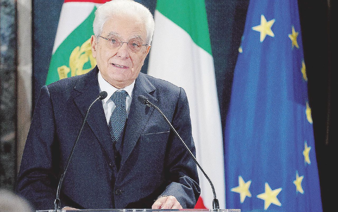 Mattarella scarica su Conte. E lui: “Vadano in Olanda”