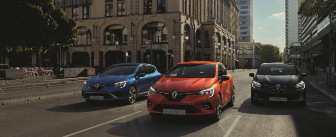 Copertina di Renault Clio, ecco quella nuova. Conservativa fuori, rivoluzionata dentro – FOTO