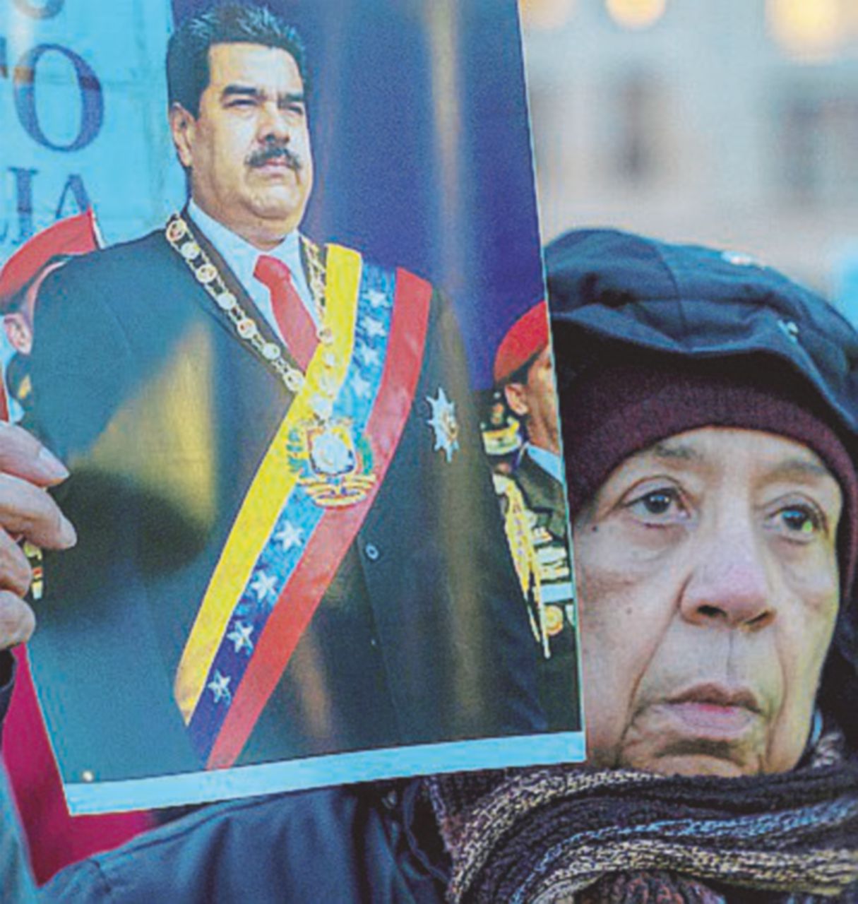 Copertina di Piazza contro militari: braccio di ferro tra leader