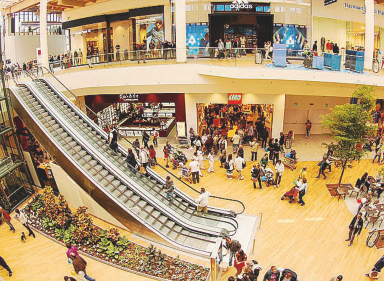 Copertina di Negozi aperti una domenica sì e una no