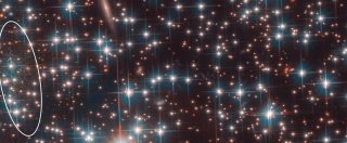 Copertina di Hubble scopre per caso una nuova galassia: è la più isolata scoperta finora