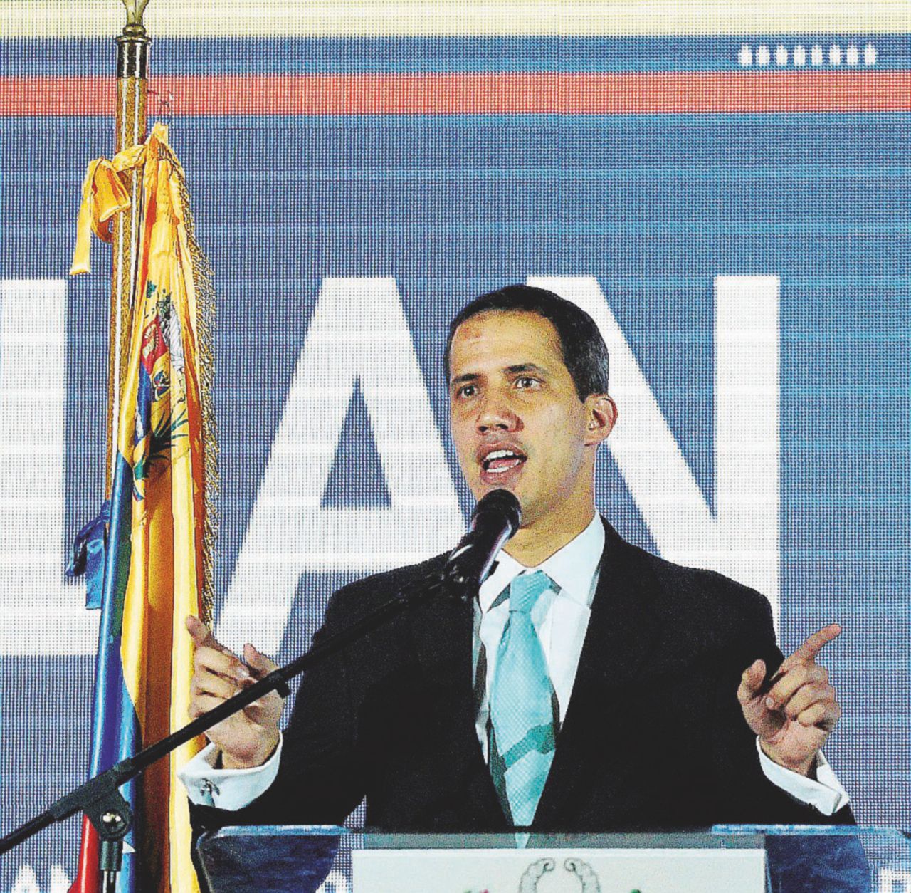 Copertina di Su Guaidó Italia a ranghi sparsi: “No a ingerenze”