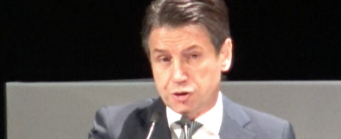 Copertina di Italia in recessione, Conte: “Non c’è motivo di perdere la fiducia, sarà un anno positivo grazie a manovra espansiva”