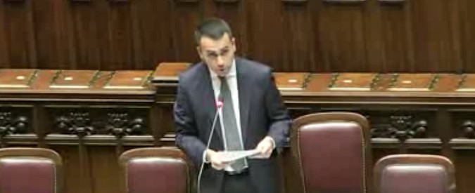 Copertina di Carige, Di Maio fa i nomi dei responsabili della crisi e dei loro sponsor politici: “Commistione tra politica e banchieri”