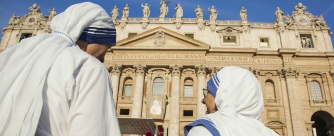 Foto LaPresse - Stefano Costantino
04/09/2016 Città del Vaticano (VAT)
Cronaca
Suore dell'Ordine delle Missionarie della Carità attendono in Piazza San Pietro la Santa Messa per la Canonizzazione della Beata Madre Teresa di Calcutta; Città del Vaticano, Vaticano.
Nella foto:
Photo LaPresse - Stefano Costantino
04/09/2016 Vatican City (VAT)
Nuns of the Order of the Missionaries of Charity waiting in St. Peter's Square for the Holy Mass for the canonization of Blessed Mother Teresa of Kolkata; Vatican City, Vatican.
In the pic: Suore molestate dai preti, vietato parlarne. Non solo Africa, le religiose che hanno denunciato. Senza effetti