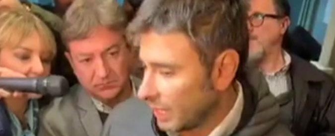 Copertina di Tav, Di Battista: “Se Lega vuole andare avanti su buco inutile da 20 miliardi, torni da Berlusconi e non rompa i coglioni”