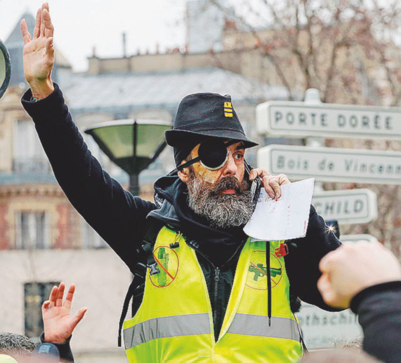 I Gilet gialli e il corteo delle “facce fracassate”