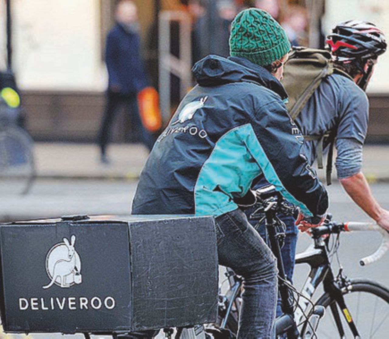 La banda della pizza: arrestati tre ragazzi italiani. Rapinavano i rider a domicilio