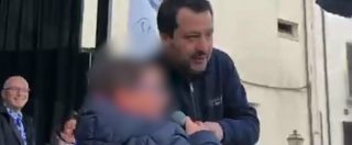 Copertina di Salvini, il siparietto sul palco con il bambino di 11 anni: “Non è sequestro di minore, ho già i miei problemi”