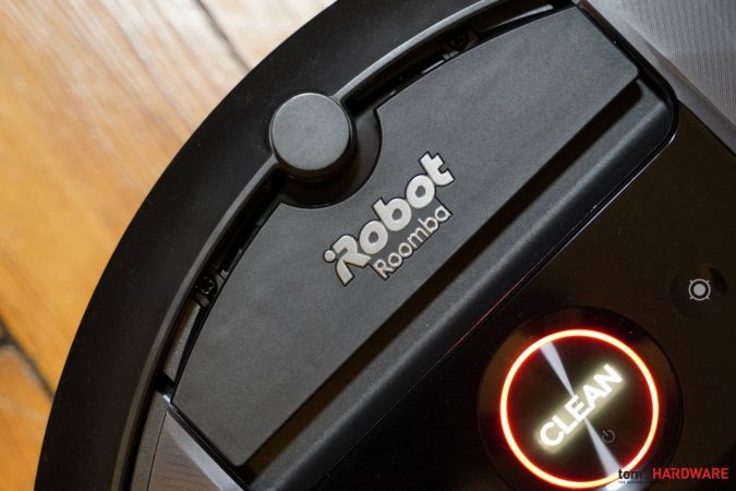 Il robot aspirapolvere iRobot Roomba 980 mappa le stanze e si