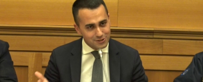 Copertina di Tav, Di Maio a Salvini: “Analisi costi-benefici prima a Parigi? Stia tranquillo, neanche io l’ho letta. Basta divisioni”