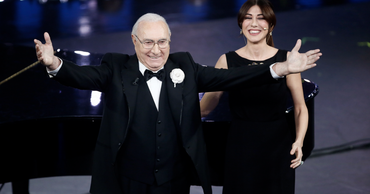 La Rai si ferma per ricordare Pippo Baudo e stravolge i palinsesti: in onda edizioni straordinarie, speciali e repliche dei suoi programmi iconici