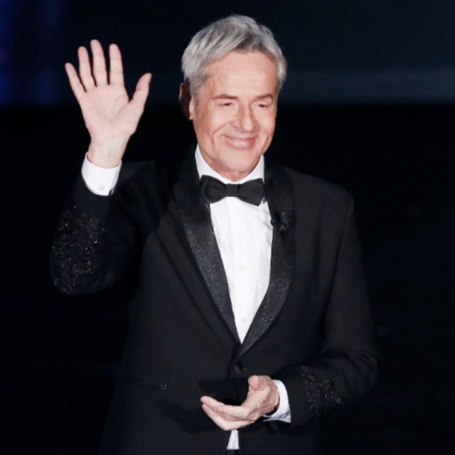 Sanremo 2019, Baglioni canta Tu come stai a suon di pernacchie: la gag funziona ma dura troppo