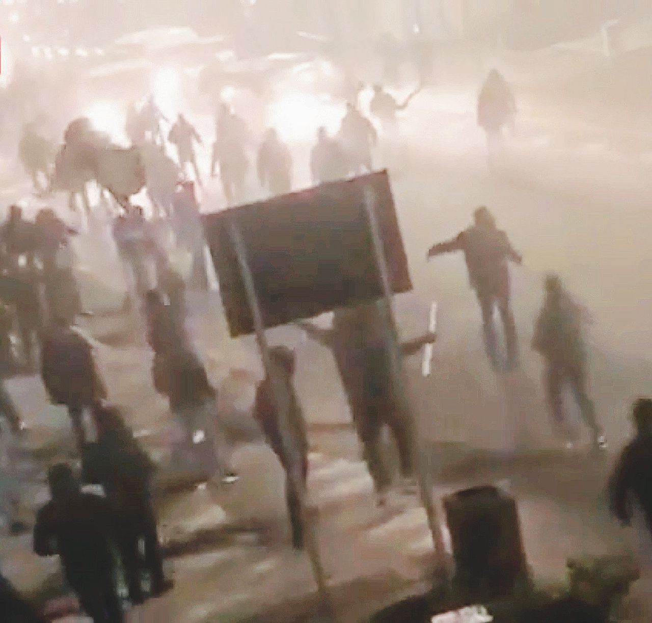 Copertina di Il giudice e il duello col capo ultrà: “Siete malavitosi”. E lui parla un po’