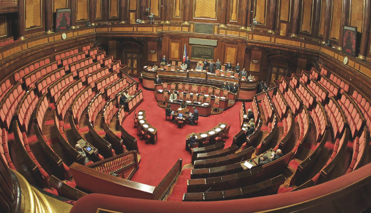 Miracolo: il Pd e Silvio scoprono le barricate per salvare la Carta