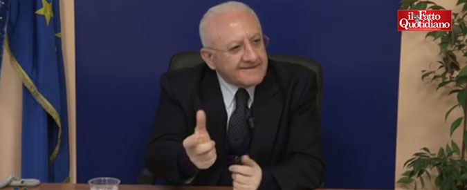 Copertina di Reddito cittadinanza, De Luca: “Presentazione una scemenza. Sembrava lo sketch comico di Walter Chiari sul sarchiapone”