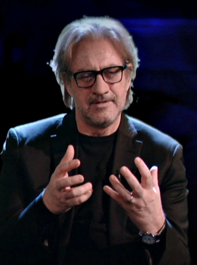 Copertina di Fratelli di Crozza, il psicoanalista Recalcati e il trionfo dell’ovvio: ecco come spiega la sua “psicobanalisi”