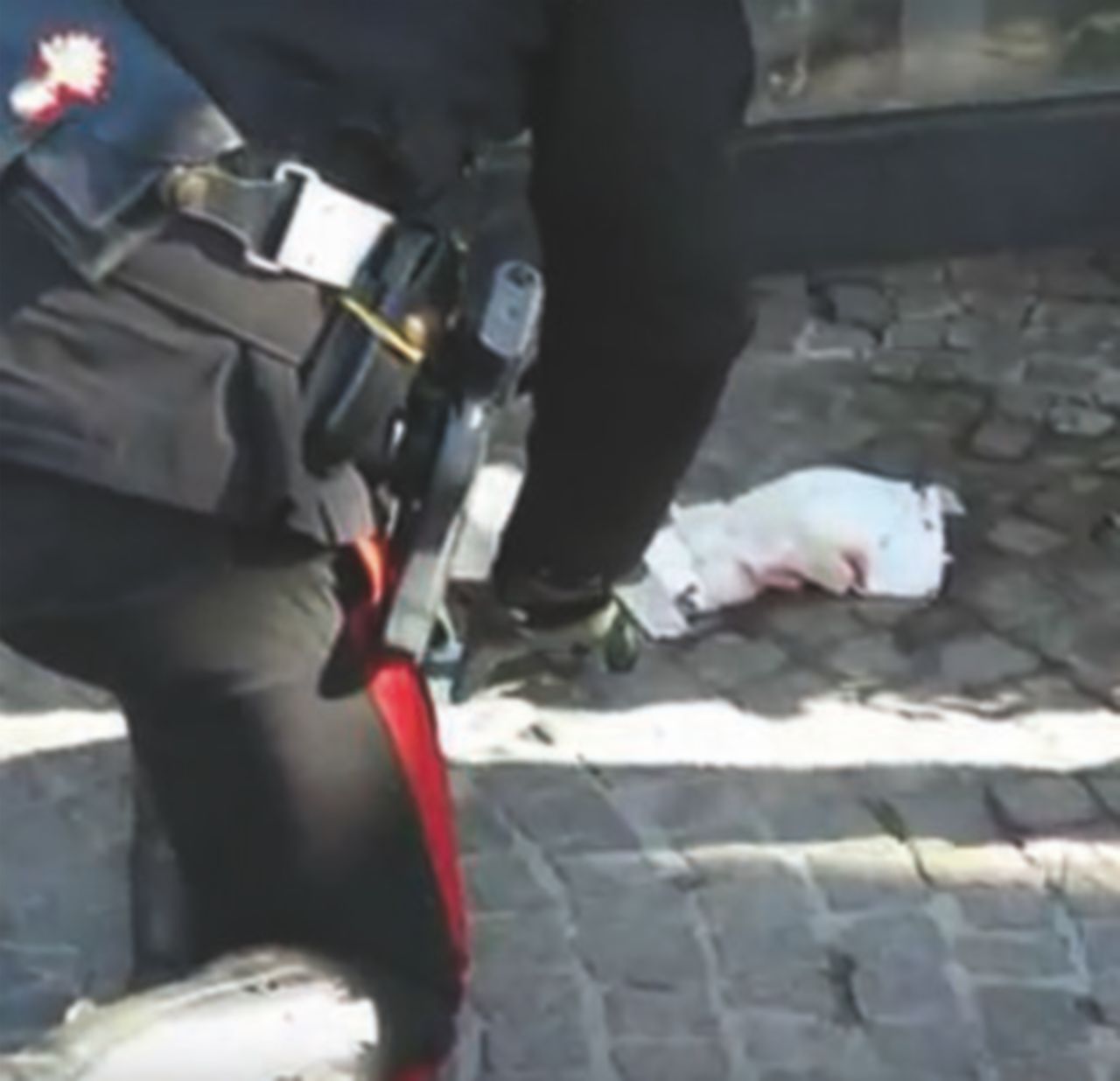 Rissa finisce a coltellate. Tre fermati, uno è minorenne