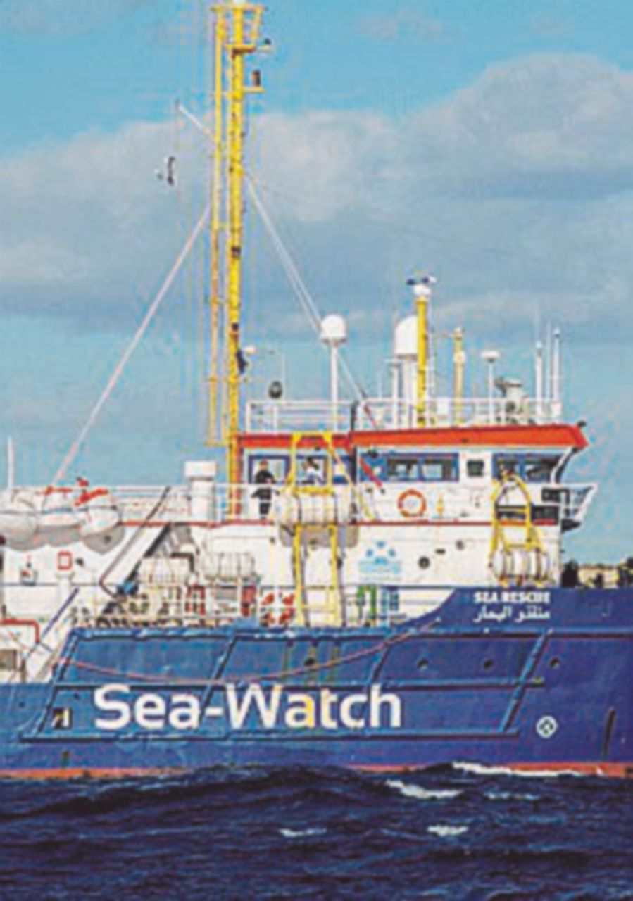 Copertina di Sea Watch, polemica chiusa: “La Francia prenderà 7 migranti”