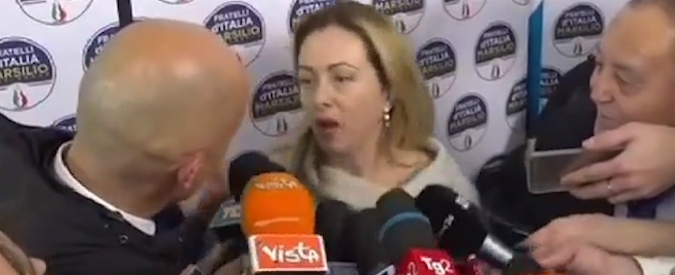 Copertina di “Non si fa così”. Giorgia Meloni si infuria coi giornalisti e impreca in diretta tv. Mentana: “Non è una bestemmia”