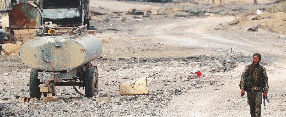Solo macerie - I dintorni di Baghuz, dove si combatterà l’ultima battaglia in Siria contro l’Isis - Ansa Jihadisti, scudi umani e truppe curde: Baghuz, ultimo assalto all’Isis