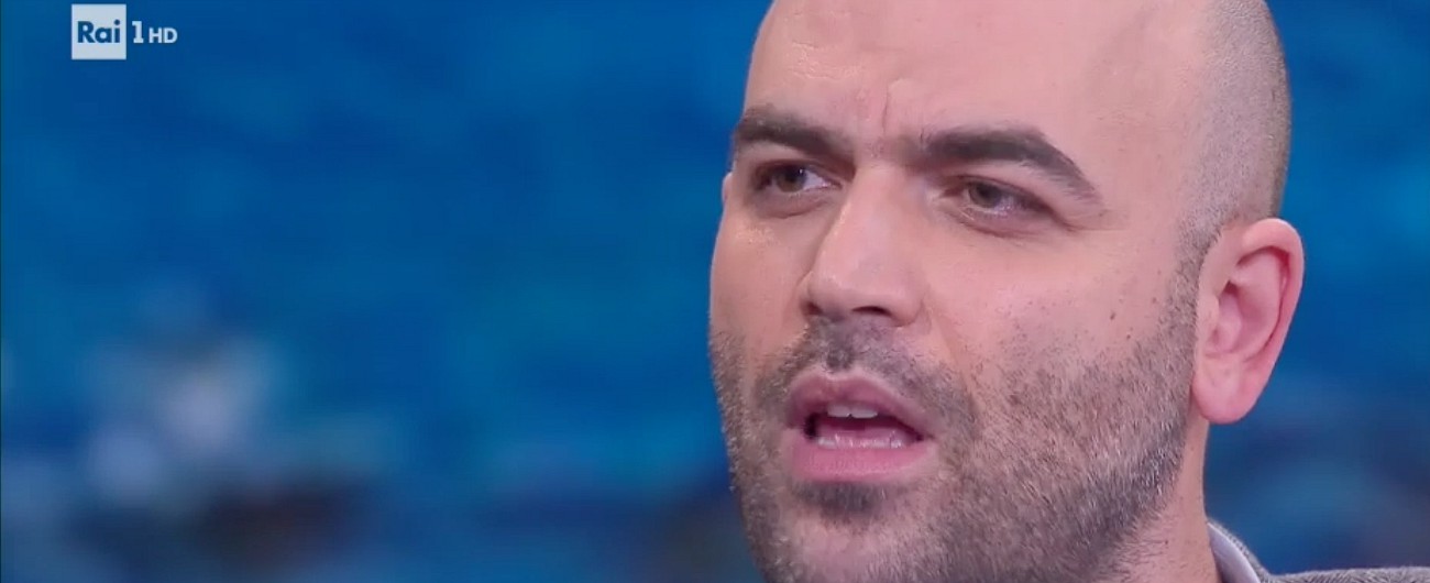 Copertina di Roberto Saviano a Fabio Fazio: “In Italia odio indistinto. Tu sei figlio di impiegati e ti sei realizzato? Imperdonabile”
