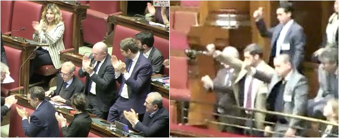 Copertina di Venezuela, pugni chiusi e applausi dalla delegazione venezuelana anti-Maduro presente in Aula