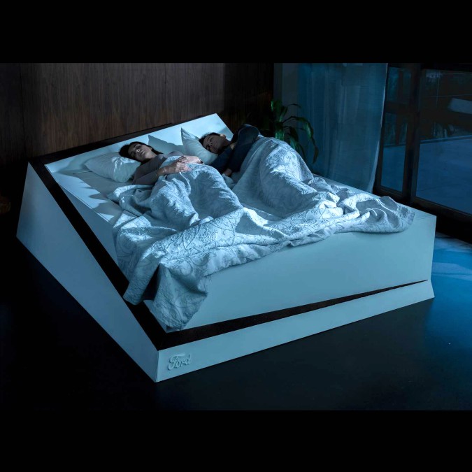 Copertina di Problemi di invadenza a letto? Il Ford Bed Keeping Assist ti rimette in “carreggiata” – FOTO e VIDEO