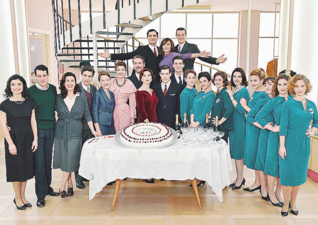 “La Rai non chiuda ‘Il Paradiso  delle signore’”: sit-in di attori e lavoratori in viale Mazzini