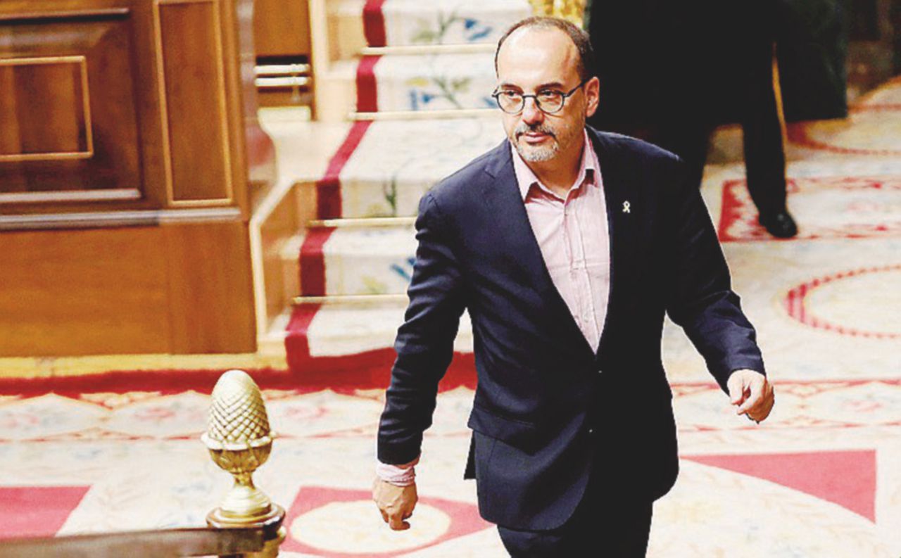 Copertina di “Non è la Catalogna che apre la strada a Vox, ma il governo”