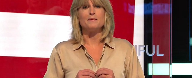 Copertina di Brexit, la giornalista, sorella di Boris Johnson, si spoglia in diretta tv per protesta: “Così verrò ascoltata”