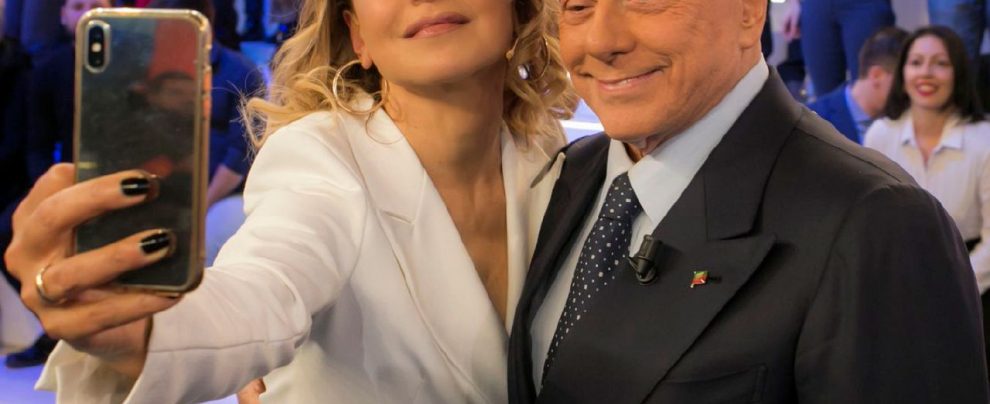 Trash - Barbara D’Urso e B. - LaPresse B. fa l’anti-italiano perché non lo votano più