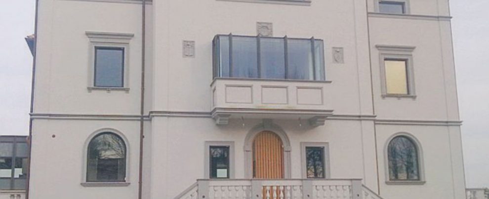 Sigilli - Anche la villa di Genzano di Luigi Lusi è stata confiscata dalla Finanza - Ansa Dalla cucina al call center, vita da Lusi