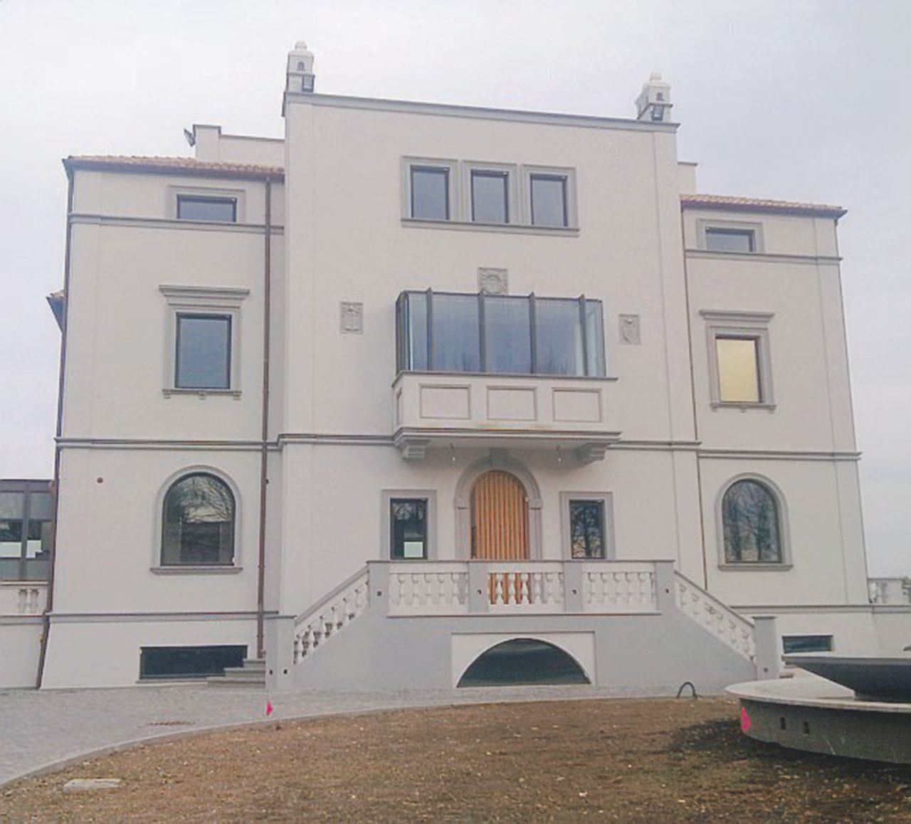 Sigilli - Anche la villa di Genzano di Luigi Lusi è stata confiscata dalla Finanza - Ansa Dalla cucina al call center, vita da Lusi