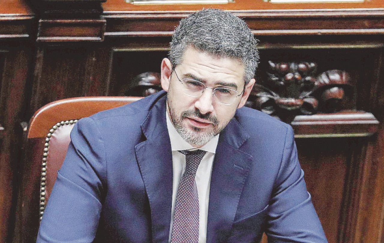 Autonomie, il ministro Fraccaro: “Il Parlamento sarà centrale e potrà intervenire sui testi”