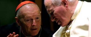 Copertina di Pedofilia nella Chiesa, il Papa riduce allo stato laicale l’ex cardinale di Washington McCarrick: è la prima volta nella storia