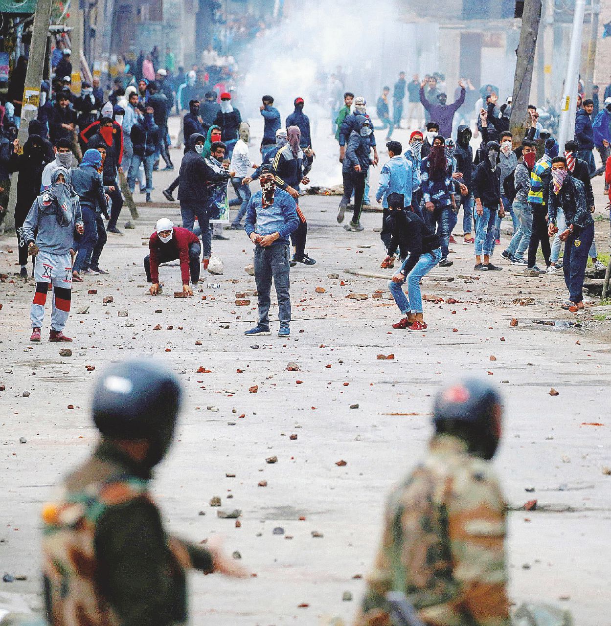 Copertina di Fra l’India e il Pakistan. Allah contro induismo: quei jihadisti in Kashmir