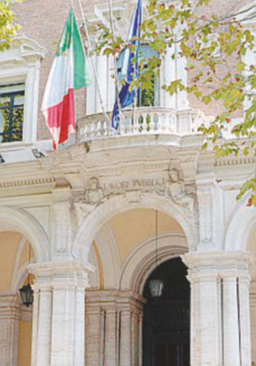 “Grossolane bugie”: Toninelli contro la stampa pro-Tav