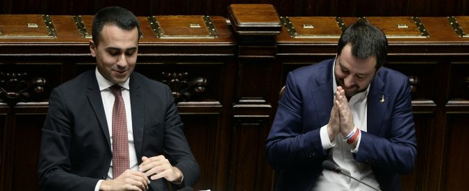 Caso Diciotti, per salvare le poltrone i grillini sono pronti a evitare a Salvini un normale processo
