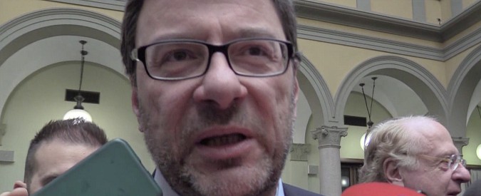 Copertina di Diciotti, Giorgetti: “Voto online M5s? Governare vuol dire assumersi responsabilità”